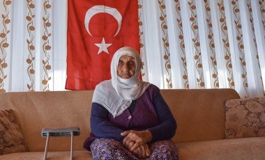 112 yaşındaki Güllü nine, Cumhuriyet'in 101. yılına şahitlik ediyor