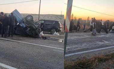 Çorum'da korkunç kaza! Hafif ticari araç ile otomobil çarpıştı: 2 ölü, 2 yaralı