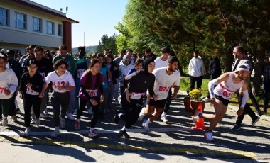 Üniversite öğrencilerinden 29 Ekim'de büyük jest: Cumhuriyet Bayramı için bin 923 metre koştular