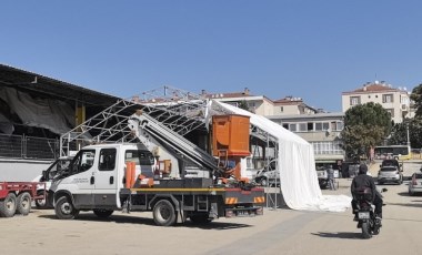 Branda kuran işçi 5 metre yükseklikten düştü