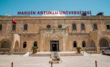 Artuklu Üniversitesi yemekhanesinde yapılan denetimlerde tarihi geçmiş tavuk eti kullanıldığı tespit edildi