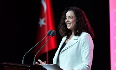 'Normal Doğum Eylem Planı Tanıtım Toplantısı'na katıldığı için eleştirilmişti: Azra Akın'dan açıklama geldi