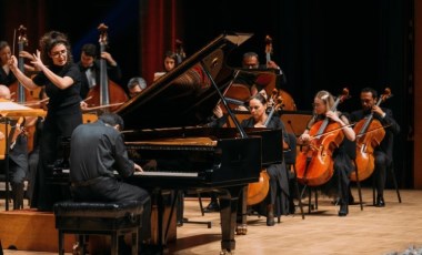 CRR Konser Salonu'nun yeni sezonu CRR Senfoni Orkestrası konseriyle başladı