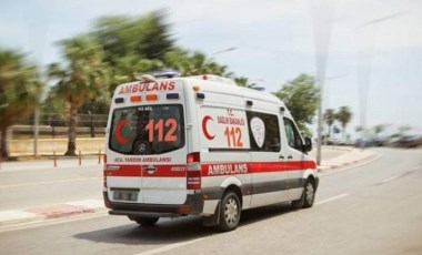 Edirne'de hasta nakli yapan ambulans kaza yaptı: Yaralılar var!