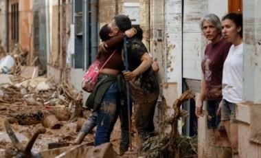 Valencia'daki sel felaketinde ölü sayısı 160'a dayandı, 'onlarca' kayıp var