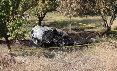 Malatya'da feci kaza... Otomobil, devrilip alev aldı: 2 ölü