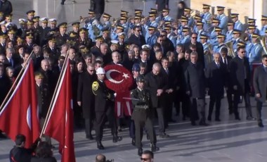 Ulu Önder Mustafa Kemal Atatürk'ü saygıyla anıyoruz... Devlet erkanı Anıtkabir'de Ata'nın huzuruna çıktı