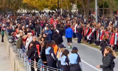 10 Kasım'da Kadıköy'de Ata'ya saygı zinciri