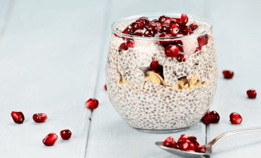 Sağlıklı bir tatlı keyfi! Nar ve chai ikilisini buluşturan chia pudding tarifi...