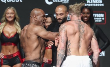 Dev maç öncesi ortalık karıştı: Mike Tyson, Jake Paul'a tokat attı!