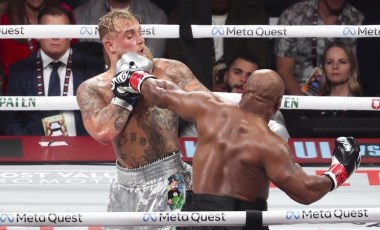 Tarihi boks maçının kazananı belli oldu... Jake Paul, Mike Tyson'ı yendi!