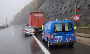 Düzce'de feci kaza... Otomobil, TIR’a çarptı: Ölü ve yaralılar var!