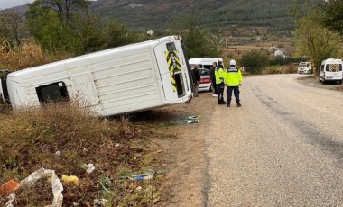 Osmaniye'de faciadan dönüldü... Öğrenci servisi takla attı: 2 yaralı