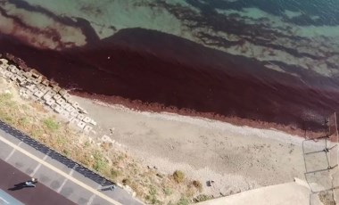 Tekirdağ'da tedirgin eden görüntü: Poyraz esti, sahil 'kırmızıya' döndü