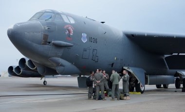 ABD, Orta Doğu'ya savaş ve B-52 bombardıman uçakları dahil ek askeri güç gönderecek