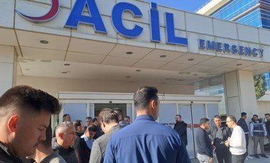 Sağlık kontrolü için getirilen şüpheli, hastane önünde silahlı saldırıya uğradı: 1 ölü, 3 yaralı