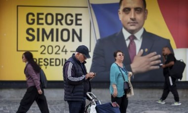 Romanya'da halk sandık başına gitti