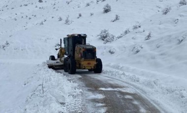 Sivas'ta kar yağışı... 35 yerleşim yerine ulaşılamıyor!