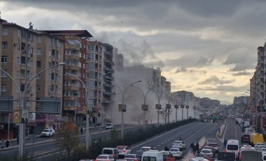 7 katlı binanın yıkımında çökme anı kamerada