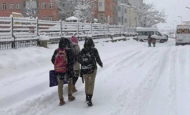 Eğitime kar engeli: Okulların tatil edildiği iller açıklandı!