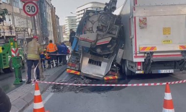 Güngören'de yol çöktü: Kamyonlar peş peşe çukura düştü!