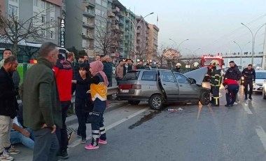 Kocaeli'nde faciadan dönüldü! Aydınlatma direği yayaların üzerine düştü: 6 yaralı