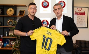 Mesut Özil'den TFF başkanlığı iddialarına yanıt!