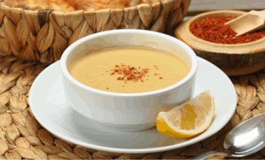 Süzme mercimek çorbası tarifi... Tam kıvamında mercimek çorbası!