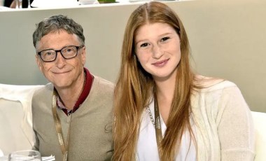 Microsoft kurucusu Bill Gates ikinci kez dede oldu: 'Dünyaya hoş geldin Mia'