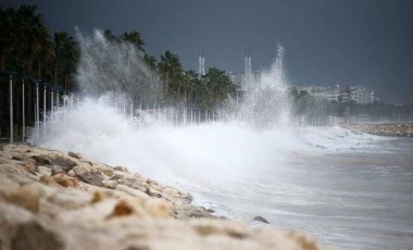 Meteoroloji tarih verdi: Marmara Bölgesi için 'fırtına' uyarısı