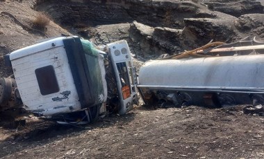 Şırnak’ta akaryakıt tankeri devrildi: 1 yaralı