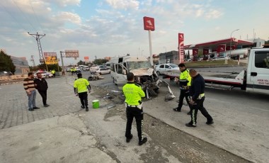 TIR ile minibüs çarpıştı: Çok sayıda yaralı var!