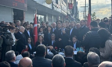 Esenyurt’ta demokrasi nöbeti başladı: Kayyumlarla mücadele etmeye devam