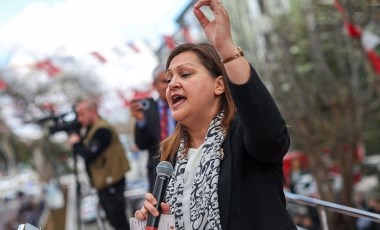 Burcu Köksal, kayyum karşıtı protestolara neden katılmadığını 'açıkladı': 'Atatürk ile Cumhuriyet ile bayrak ile...'