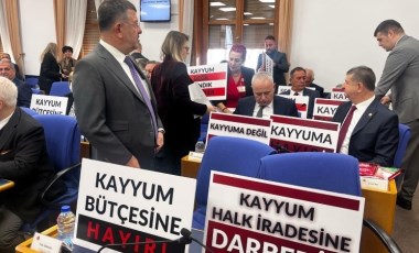 Bütçe görüşmelerinde CHP ve DEM milletvekillerinden kayyum protestosu: 'Kayyum değil sandık temizler'