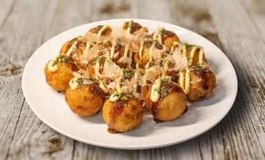 Japon mutfağının en sevilen sokak lezzeti: Çıtır çıtır takoyaki tarifi