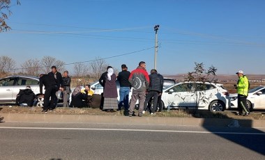 Diyarbakır'da 4 araçlık zincirleme kaza: 2’si ağır, 8 yaralı