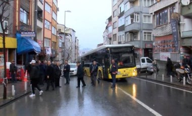 İETT otobüsü çöken yolda kaldı: Araç kuyrukları oluştu!