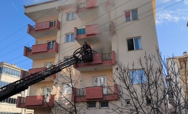 Çakmakla oynayan çocuk yangın çıkardı!