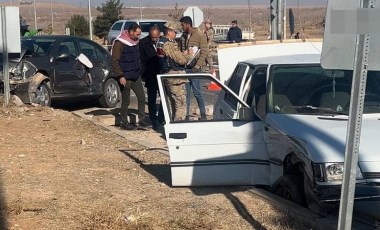 Suriye'ye dönüş yolunda feci kaza!  Kafa kafaya çarpıştılar: 5 yaralı