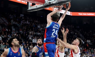 Anadolu Efes, Kızılyıldız'ı farklı mağlup etti!