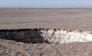 13 metre derinliğinde, 15 metre çapında... Konya'daki obruk tedirginlik yarattı!