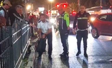 Otobüs şoförü, yolcuya sinirlenip indi: Polis ikna etmeye çalıştı!