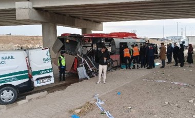 Belediye otobüsü TIR'la çarpıştı: Ölü ve yaralı var!