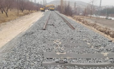 Malatya’da panik anları... Lokomotif raylardan çıktı!