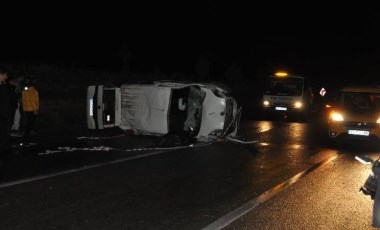 Nevşehir'de araç yol kenarına devrildi: Ölü ve yaralı var!