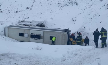 Son dakika... Erzincan'da yolcu otobüsü şarampole devrildi: Çok sayıda yaralı