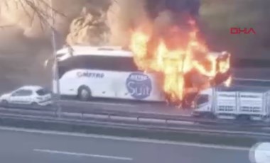 Son dakika... İstanbul'da yolcu otobüsünde yangın: Yolcular ölümden döndü!