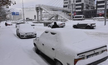 Bitlis'te kar yağışı... 77 köye ulaşım sağlanamıyor!