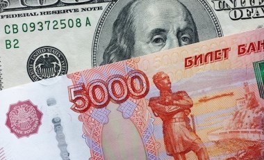 Rus rublesi ABD Doları karşısında değer kazanıyor!